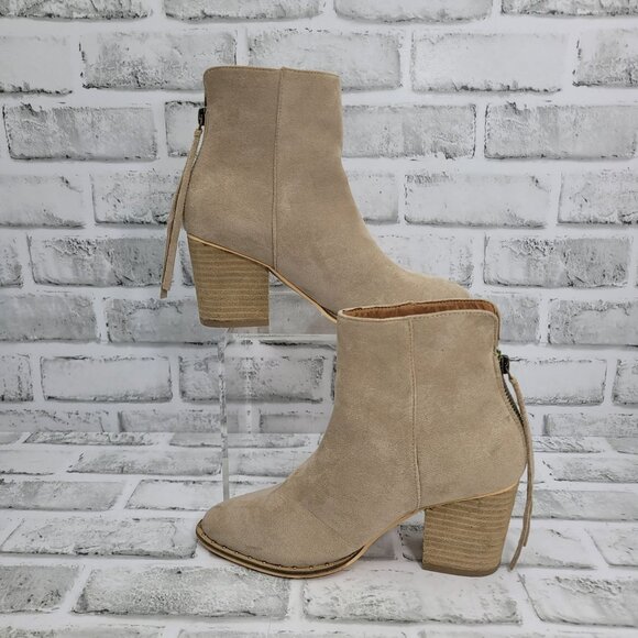 NWOB Beast Fashion Tassel Zipper Faux Suede Tan Heel Booties from Buckle Size 6 - Picture 2 of 8